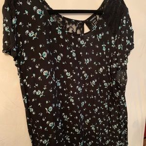 Torrid blouse with lace